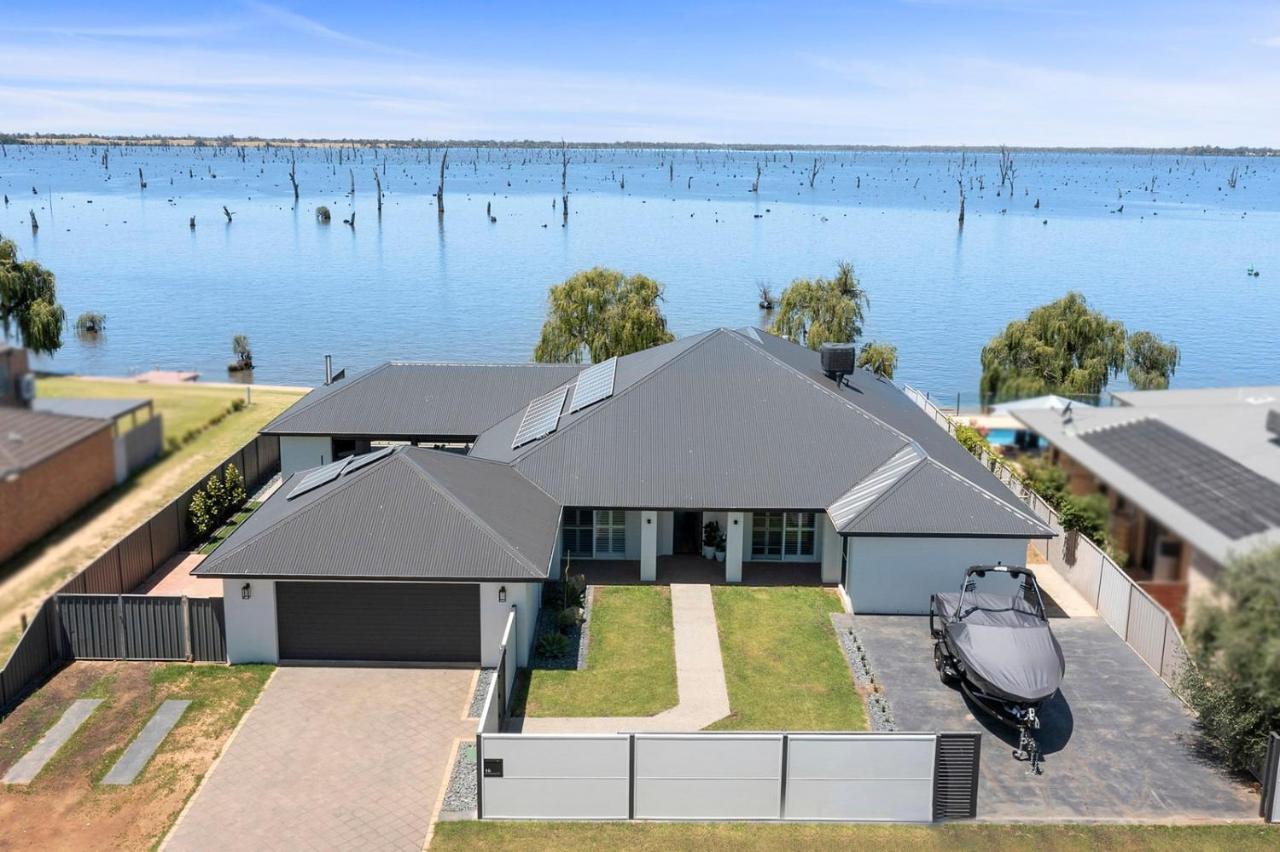 Elements On The Waters Edge, Woodlands Villa Yarrawonga Exterior photo